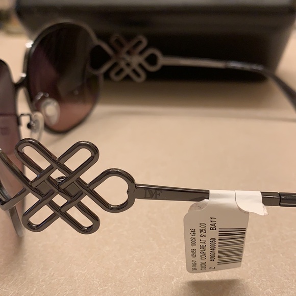 DVF Diane Bob Furstenberg Sunglasses NIB tag main image 4